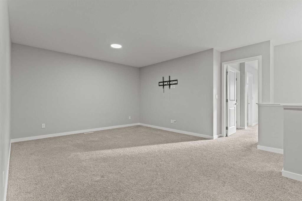 109 Mallard Grove Se, Calgary, AB - Indoor Photo Showing Other Room