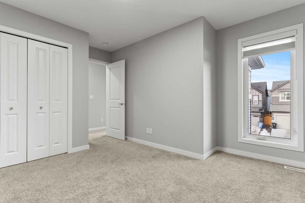 109 Mallard Grove Se, Calgary, AB - Indoor