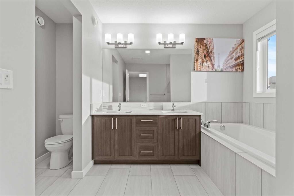 109 Mallard Grove Se, Calgary, AB - Indoor Photo Showing Bathroom
