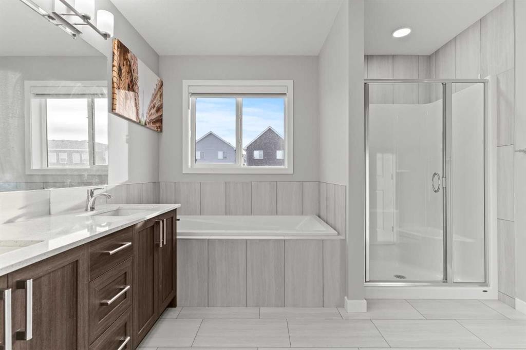 109 Mallard Grove Se, Calgary, AB - Indoor Photo Showing Bathroom