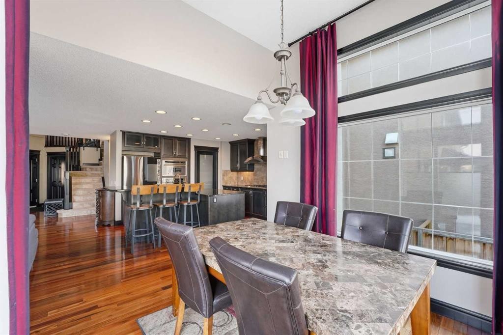 224 Everbrook Way Sw, Calgary, AB - Indoor Photo Showing Dining Room