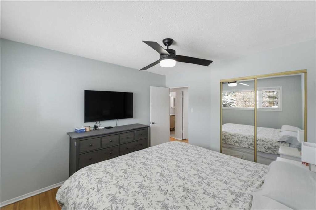 140 Waterloo Drive Sw, Calgary, AB - Indoor Photo Showing Bedroom