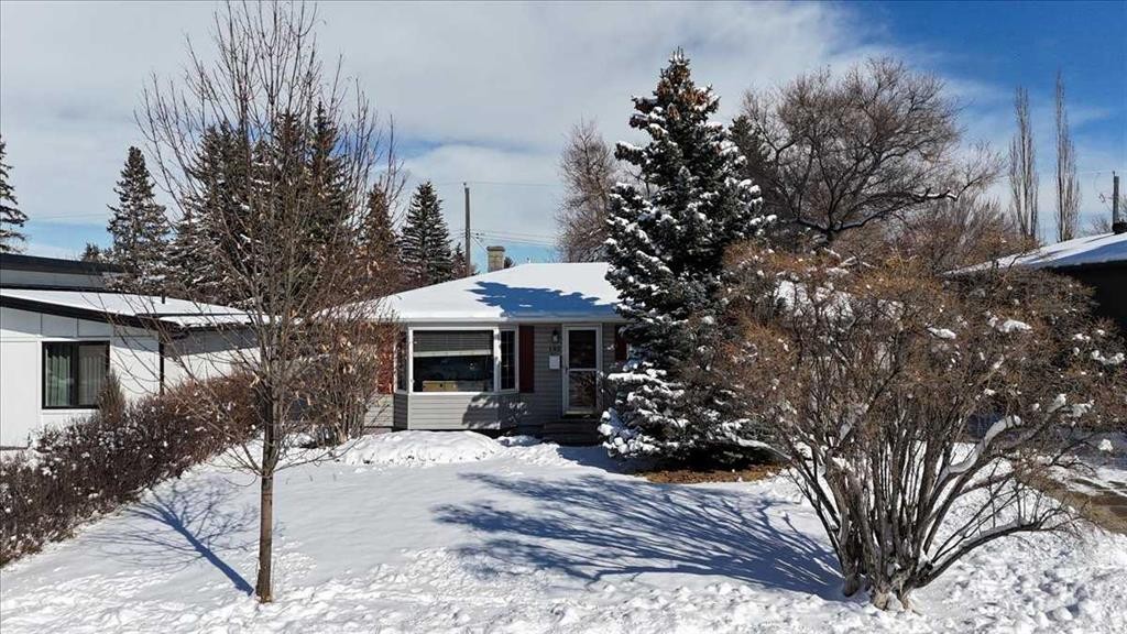 140 Waterloo Drive Sw, Calgary, AB - Outdoor