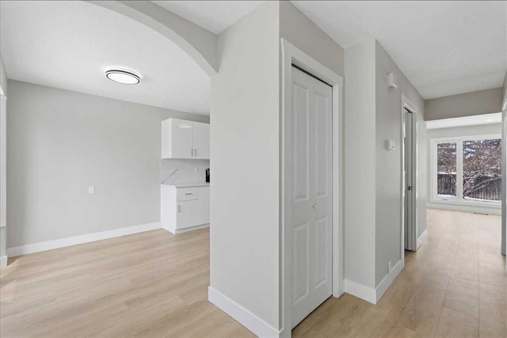 172 Abinger Crescent Ne, Calgary, AB - Indoor Photo Showing Other Room