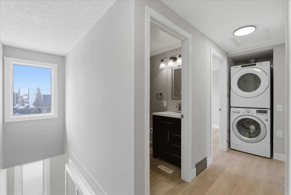 172 Abinger Crescent Ne, Calgary, AB - Indoor Photo Showing Laundry Room