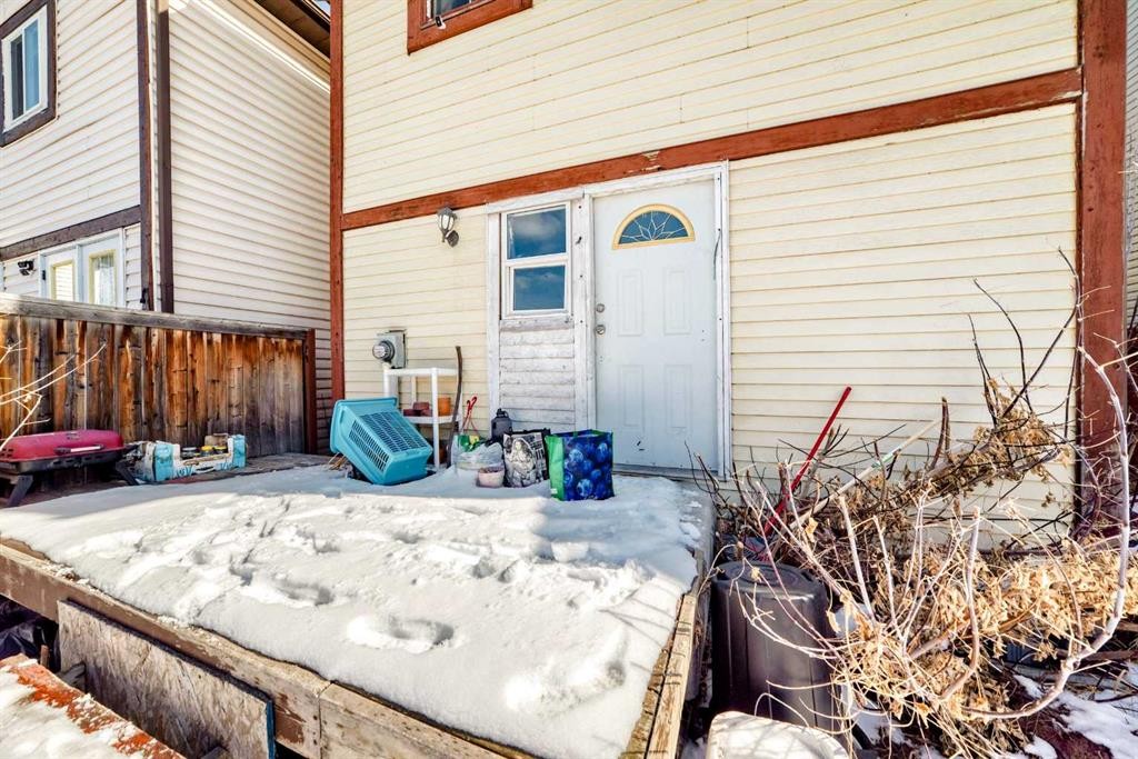 4809 60 Street Ne, Calgary, AB - Outdoor With Exterior