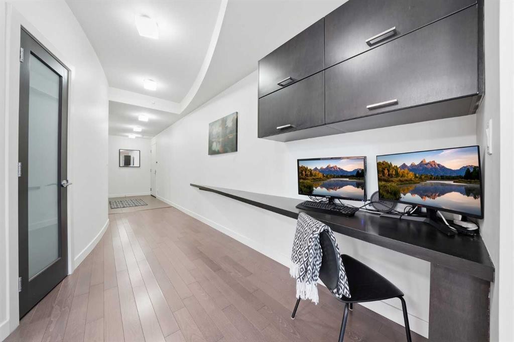 504-530 12 Avenue Sw, Calgary, AB - Indoor Photo Showing Other Room