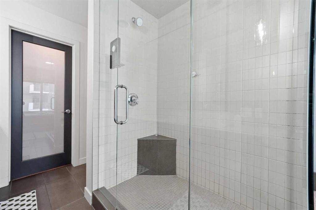504-530 12 Avenue Sw, Calgary, AB - Indoor Photo Showing Bathroom