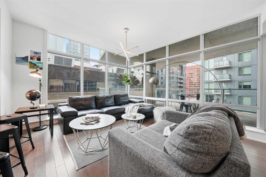 504-530 12 Avenue Sw, Calgary, AB - Indoor