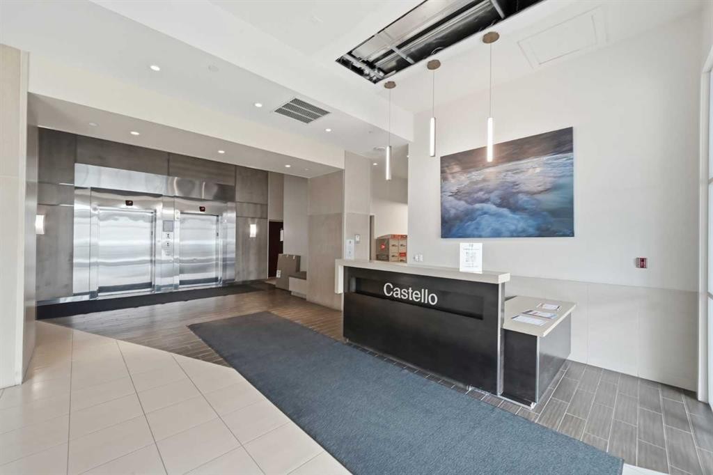504-530 12 Avenue Sw, Calgary, AB - Indoor Photo Showing Other Room