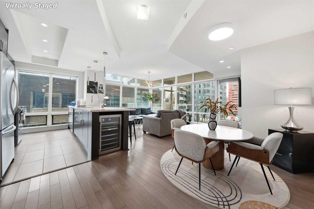 504-530 12 Avenue Sw, Calgary, AB - Indoor