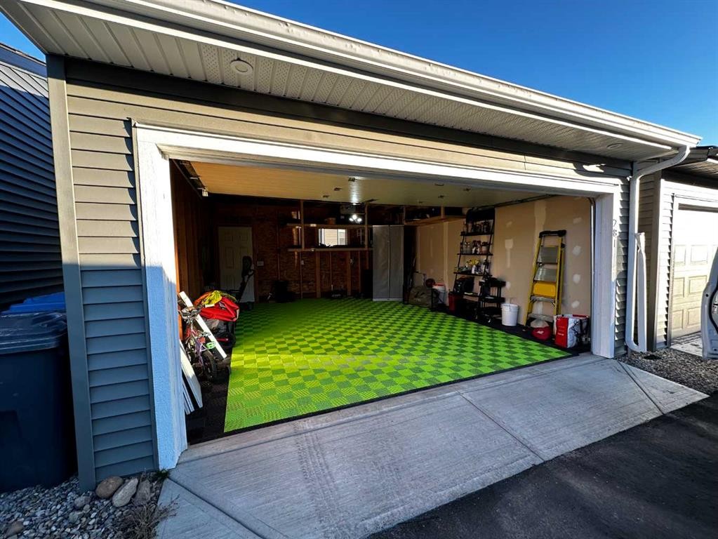 281 Waterford Boulevard, Chestermere, AB - Outdoor With Exterior
