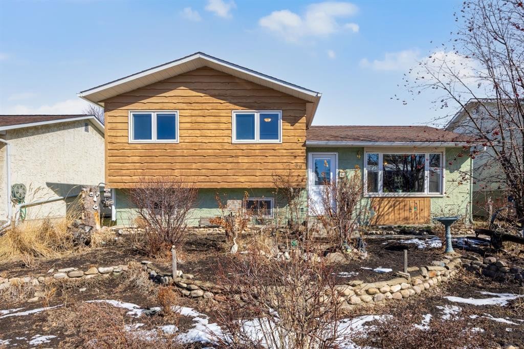 36 Alpine Crescent Se, Airdrie, AB - Outdoor