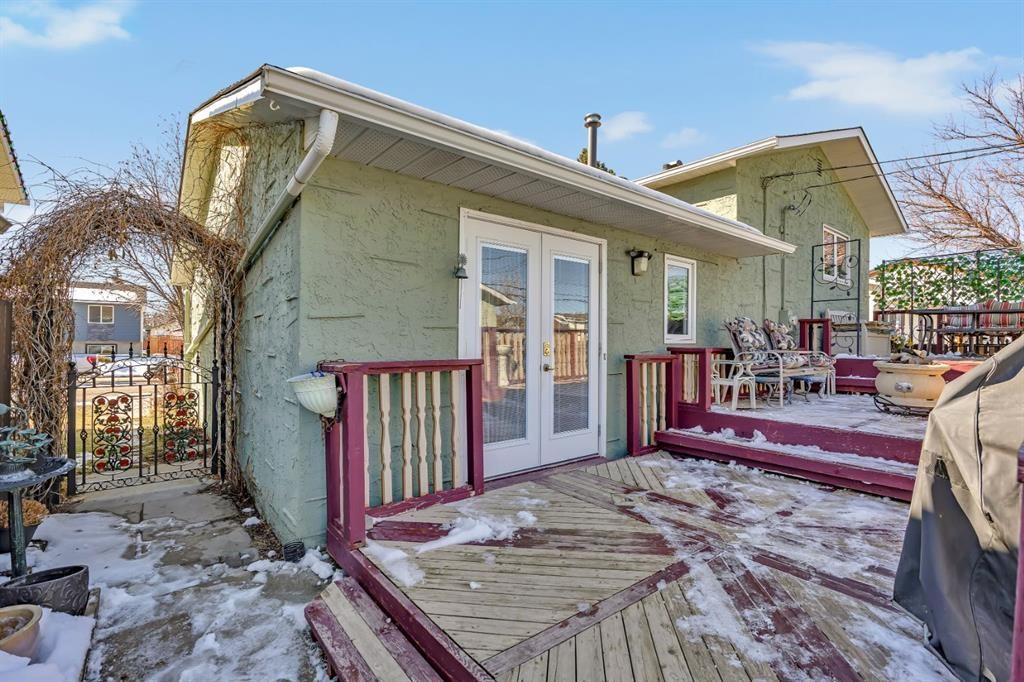 36 Alpine Crescent Se, Airdrie, AB - Outdoor With Deck Patio Veranda