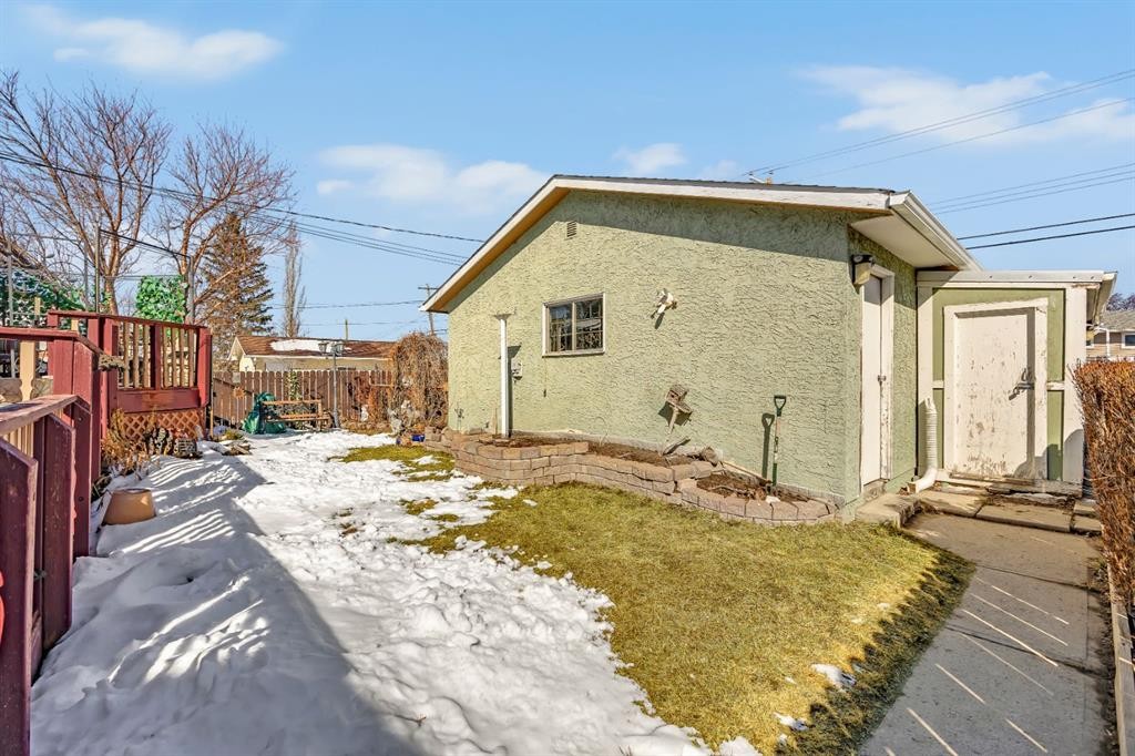 36 Alpine Crescent Se, Airdrie, AB - Outdoor