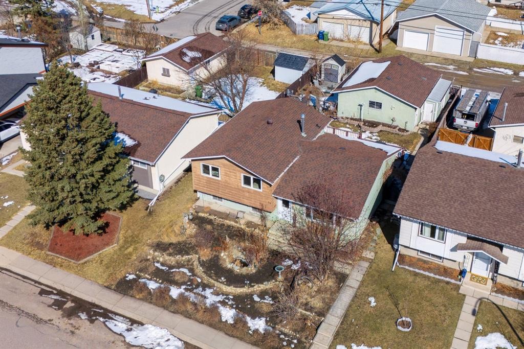 36 Alpine Crescent Se, Airdrie, AB - Outdoor