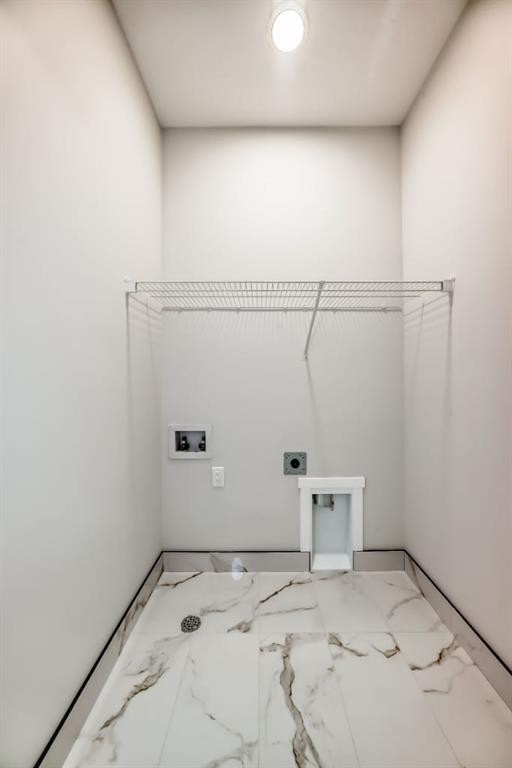 1102 Clover Close, Carstairs, AB - Indoor Photo Showing Other Room