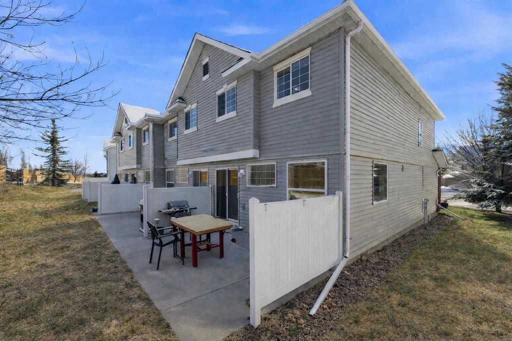 20 Covemeadow Manor Ne, Calgary, AB - Outdoor
