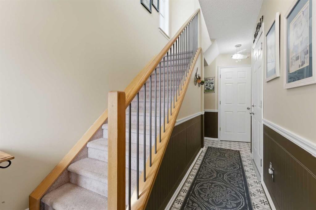 20 Covemeadow Manor Ne, Calgary, AB - Indoor Photo Showing Other Room