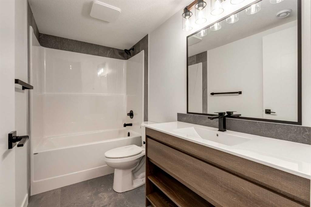 232 Red Tail Ridge Se, High River, AB - Indoor Photo Showing Bathroom