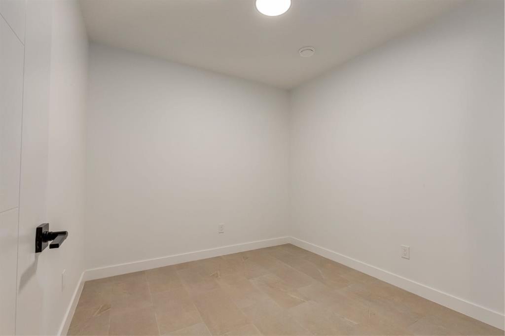 232 Red Tail Ridge Se, High River, AB - Indoor Photo Showing Other Room