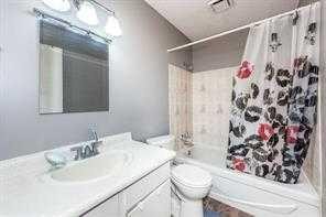 304 Whitefield Drive Ne, Calgary, AB - Indoor Photo Showing Bathroom