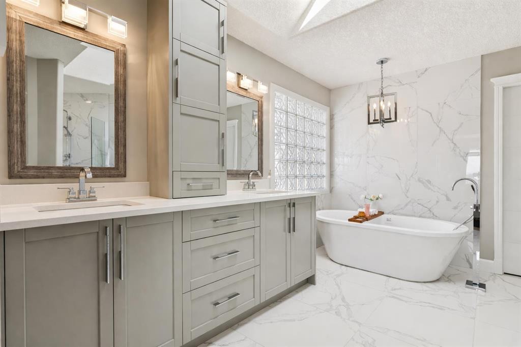 129 Mt Douglas Circle Se, Calgary, AB - Indoor Photo Showing Bathroom