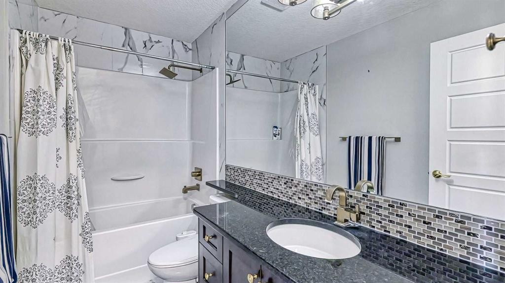 47 Saddlelake Way Ne, Calgary, AB - Indoor Photo Showing Bathroom