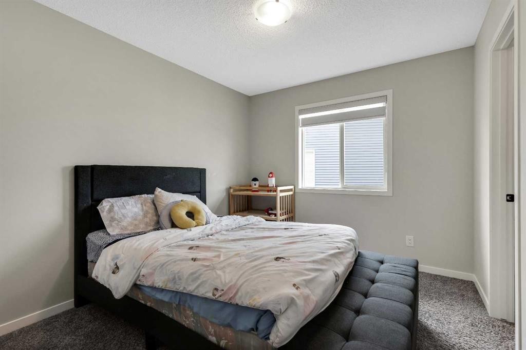 46 Creekstone Path Sw, Calgary, AB - Indoor Photo Showing Bedroom