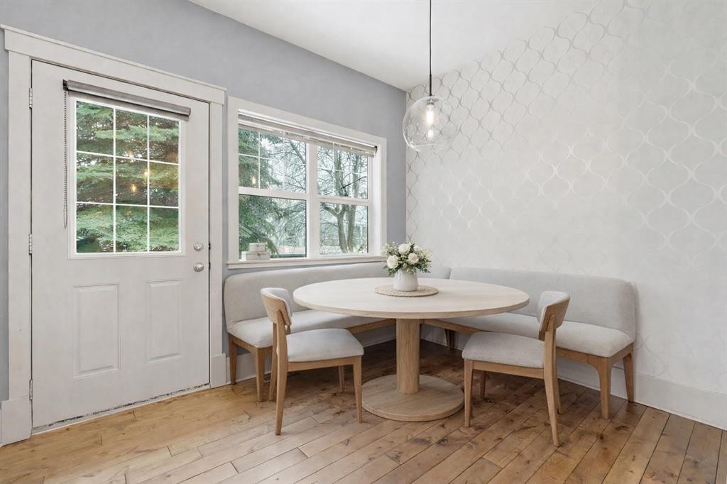 54 Wentworth Common Sw, Calgary, AB - Indoor Photo Showing Dining Room
