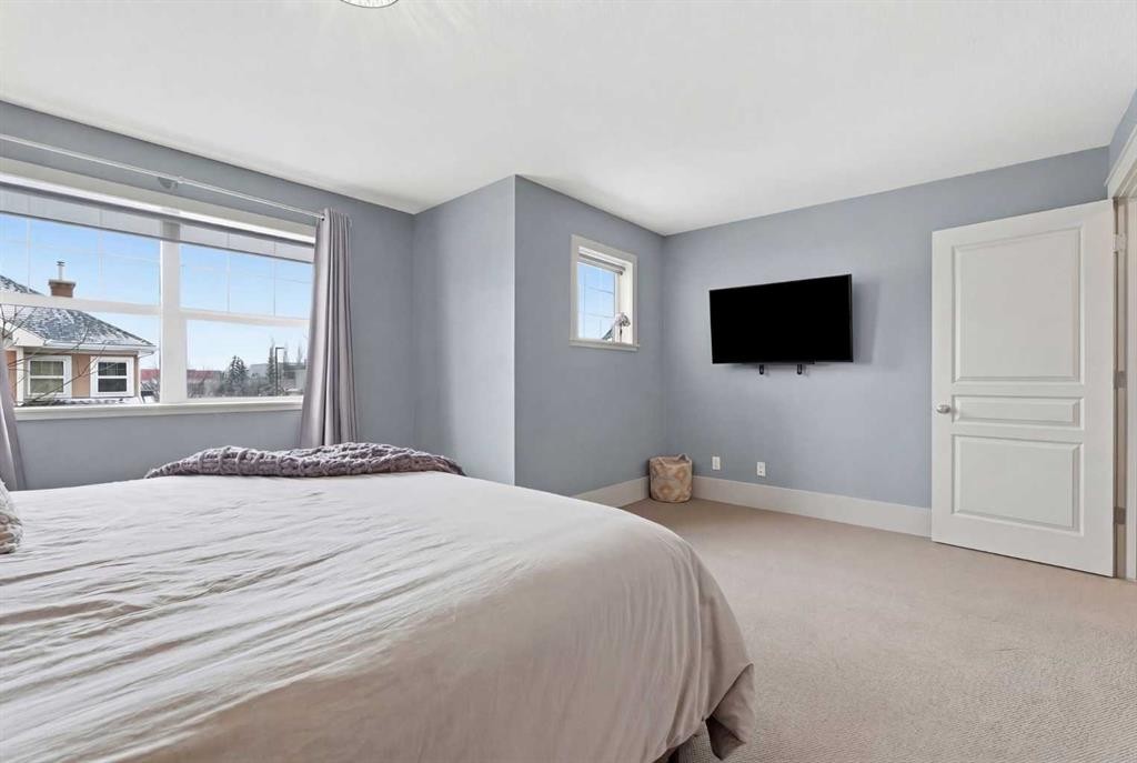 54 Wentworth Common Sw, Calgary, AB - Indoor Photo Showing Bedroom