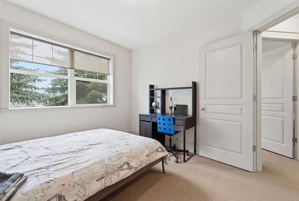 54 Wentworth Common Sw, Calgary, AB - Indoor Photo Showing Bedroom