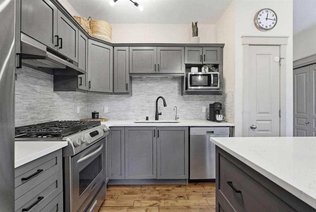 54 Wentworth Common Sw, Calgary, AB - Indoor Photo Showing Kitchen With Upgraded Kitchen
