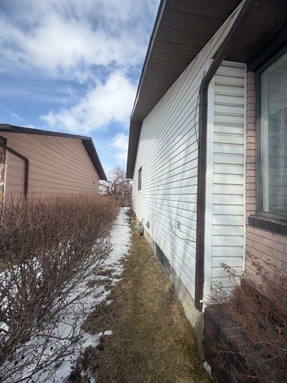 9 Whiteram Hill Ne, Calgary, AB - Outdoor