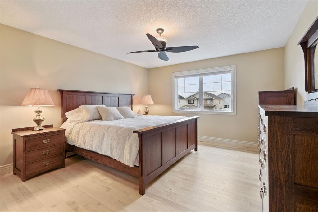 212 Springmere Place, Chestermere, AB - Indoor Photo Showing Bedroom