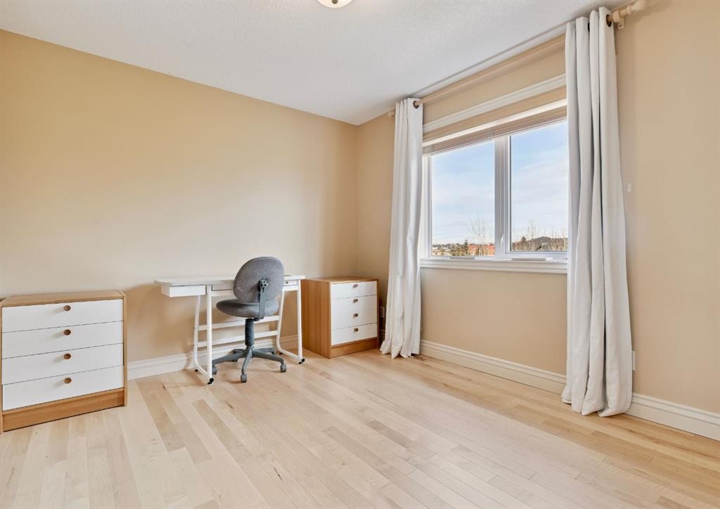 212 Springmere Place, Chestermere, AB - Indoor Photo Showing Office