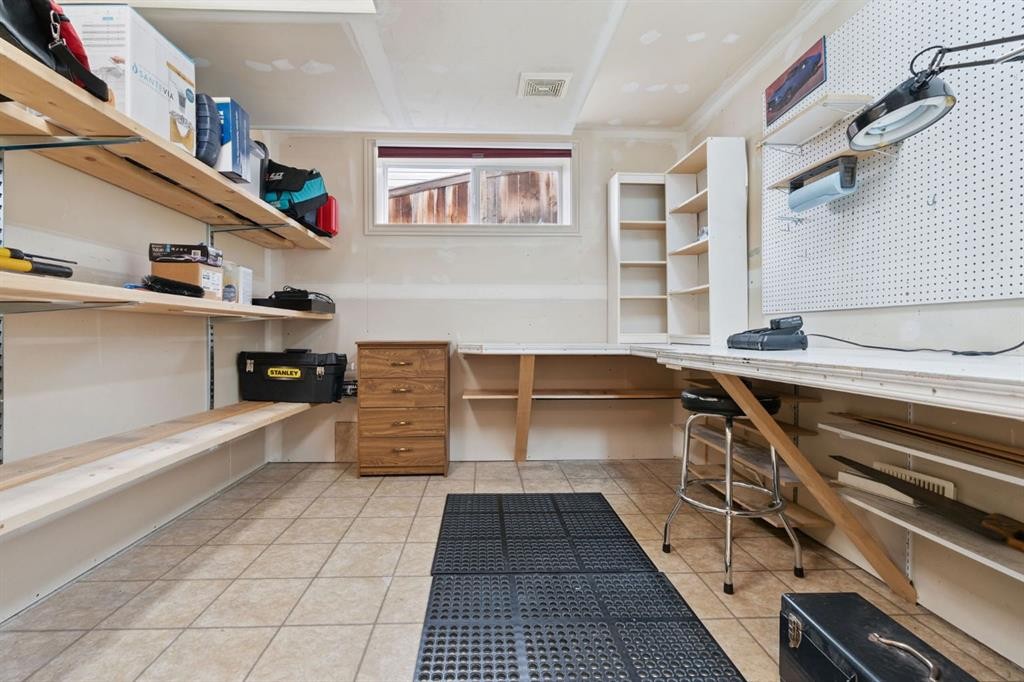 212 Springmere Place, Chestermere, AB - Indoor