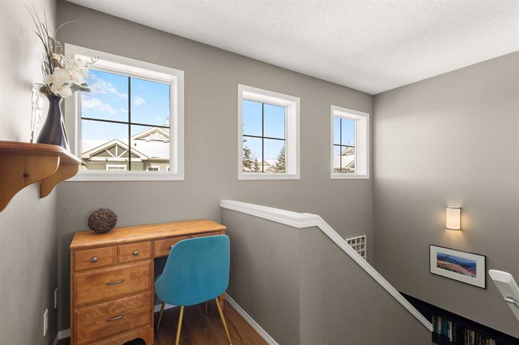 241 Elgin Gardens Se, Calgary, AB - Indoor