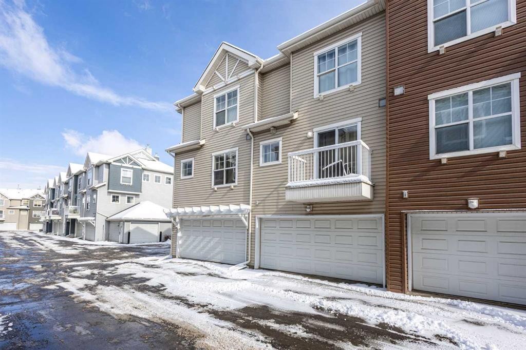 241 Elgin Gardens Se, Calgary, AB - Outdoor With Exterior