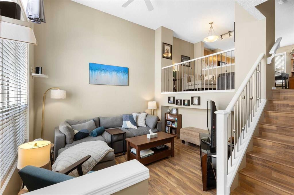 241 Elgin Gardens Se, Calgary, AB - Indoor