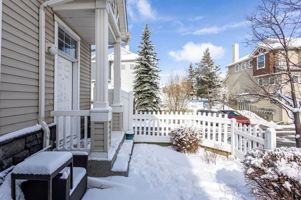 241 Elgin Gardens Se, Calgary, AB - Outdoor