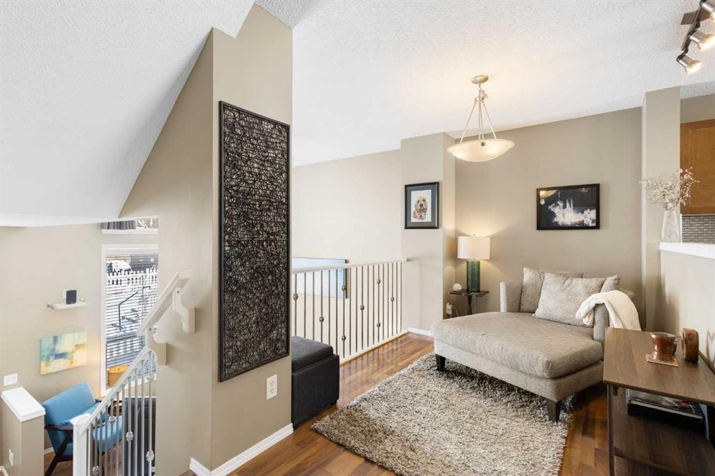 241 Elgin Gardens Se, Calgary, AB - Indoor