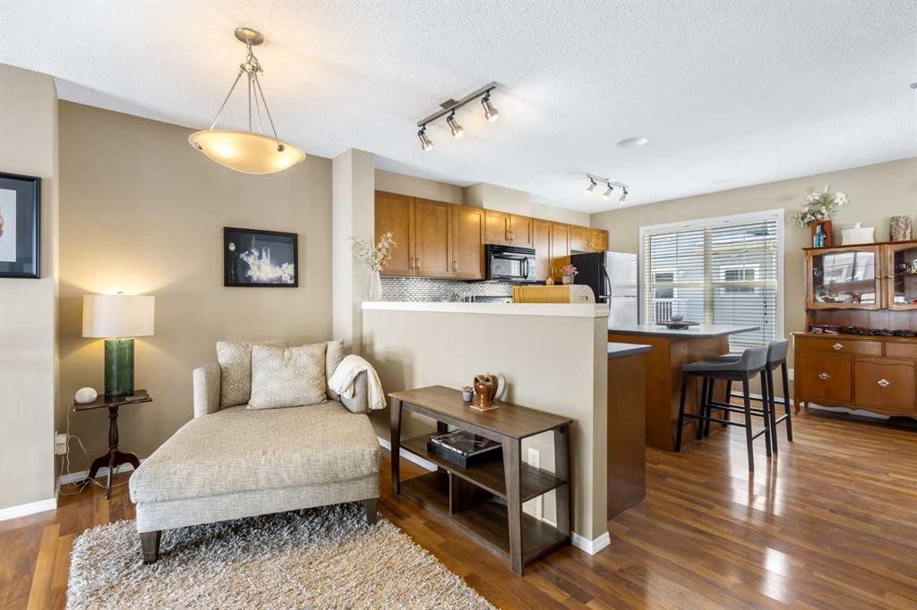 241 Elgin Gardens Se, Calgary, AB - Indoor