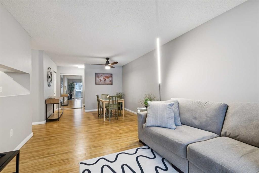 102-21 Dover Point Se, Calgary, AB - Indoor Photo Showing Other Room