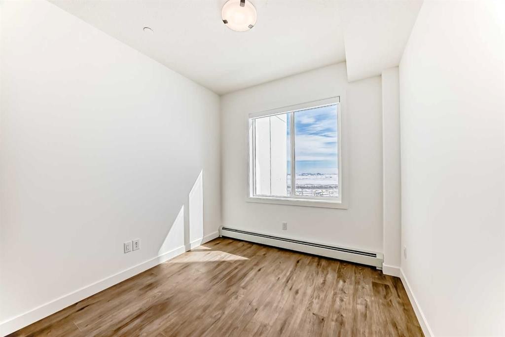 2309-63 Corner Glen Crescent Ne, Calgary, AB - Indoor Photo Showing Other Room
