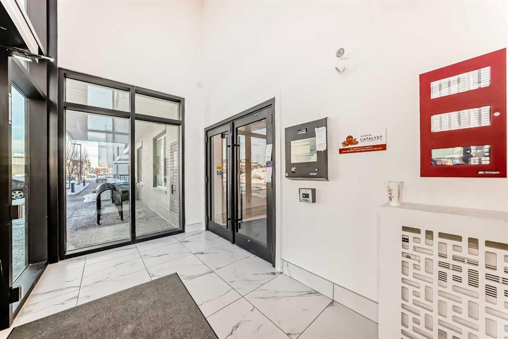 2309-63 Corner Glen Crescent Ne, Calgary, AB - With Balcony
