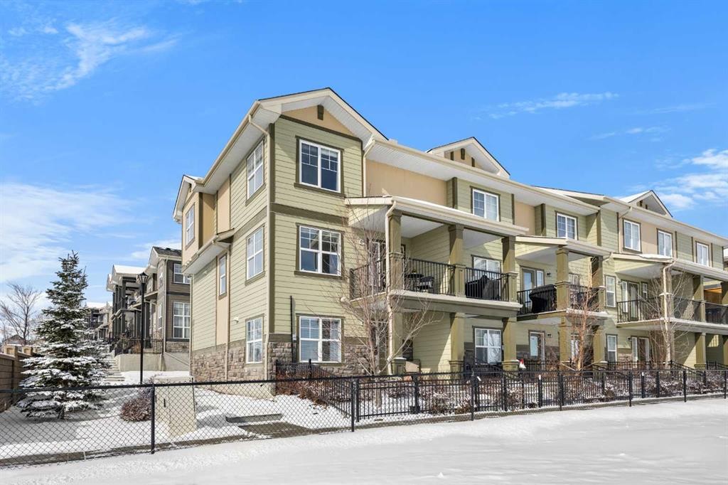111 Evanscrest Gardens Nw, Calgary, AB - Outdoor With Balcony With Facade