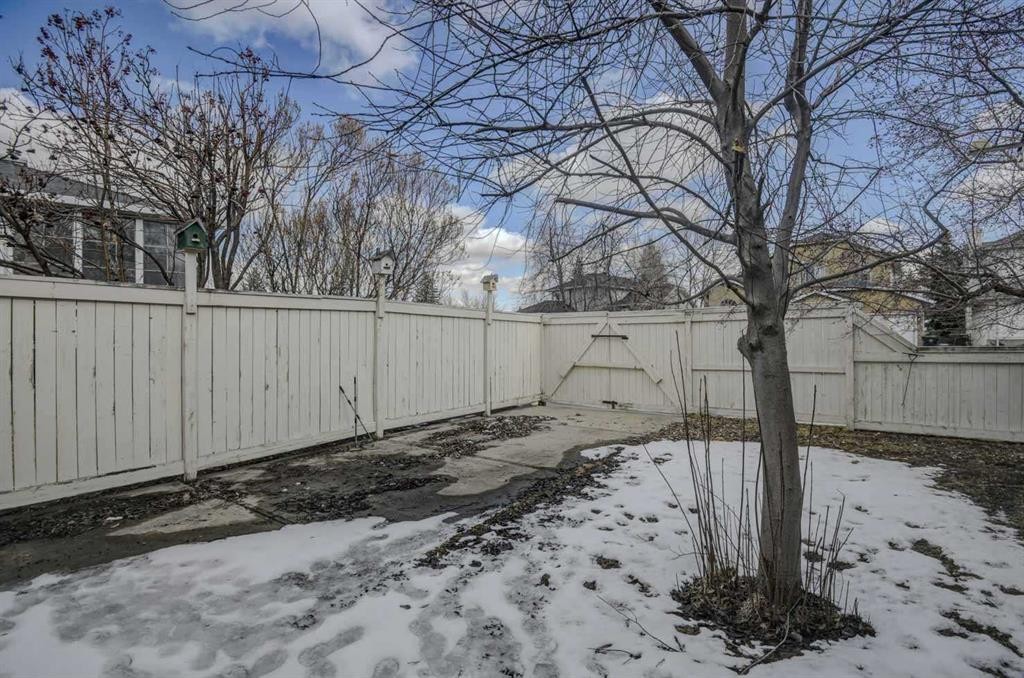 606 Diamond Court Se, Calgary, AB - Outdoor