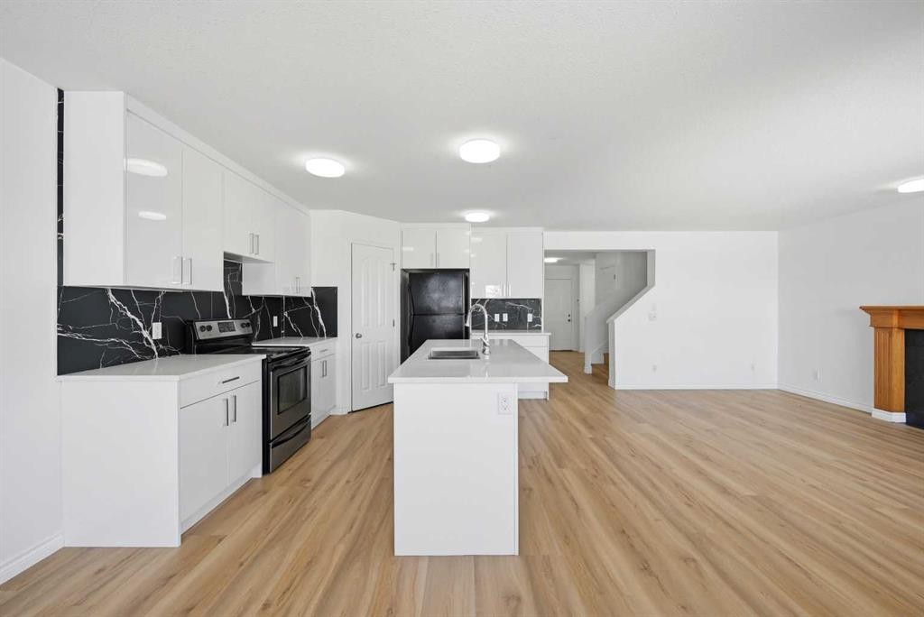 165 Saddlecrest Way Ne, Calgary, AB - Indoor Photo Showing Kitchen