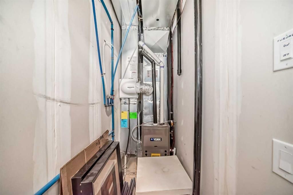 263 Redstone Boulevard Ne, Calgary, AB - Indoor